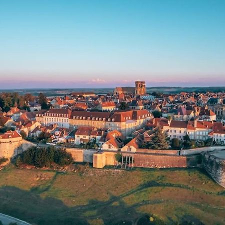 Appartement Au Centre-Ville Avec Cour Langres Exteriör bild